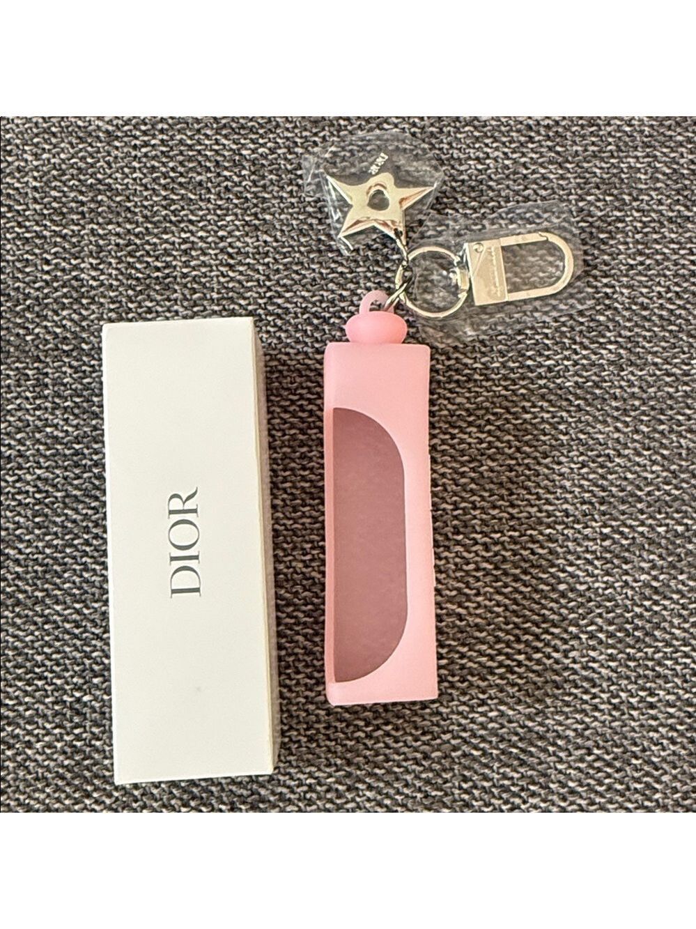Dior Addict Lip Gloss Star Key Chain Pink Silicone New Authentic - Picture 5 of 17